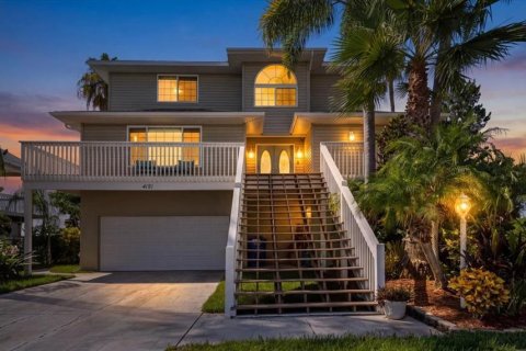 Villa ou maison à Hernando Beach, Floride 3 chambres, 235.23 m2 № 2418771