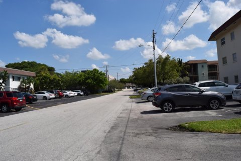 Condominio en venta en Pompano Beach, Florida, 1 dormitorio, 65.03 m2 № 2261981 - foto 10
