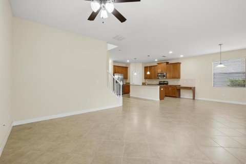 Villa ou maison à vendre à Winter Garden, Floride: 5 chambres, 228.08 m2 № 2148081 - photo 16