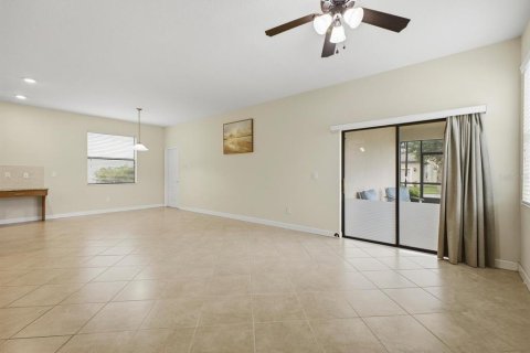 Villa ou maison à vendre à Winter Garden, Floride: 5 chambres, 228.08 m2 № 2148081 - photo 17