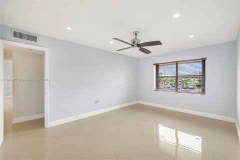Apartment in Miami, Florida 2 bedrooms, 82.22 sq.m. № 1888952 - photo 3
