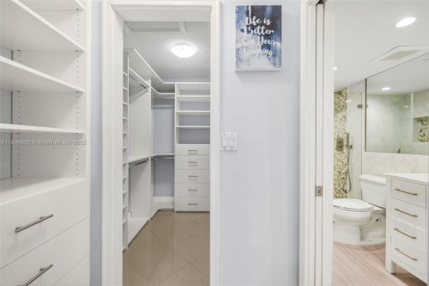 Apartment in Miami, Florida 2 bedrooms, 82.22 sq.m. № 1888952 - photo 17