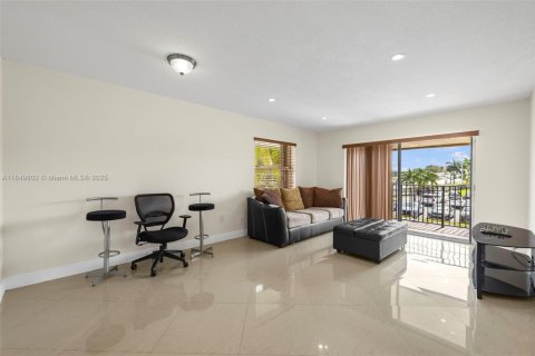 Apartment in Miami, Florida 2 bedrooms, 82.22 sq.m. № 1888952 - photo 1