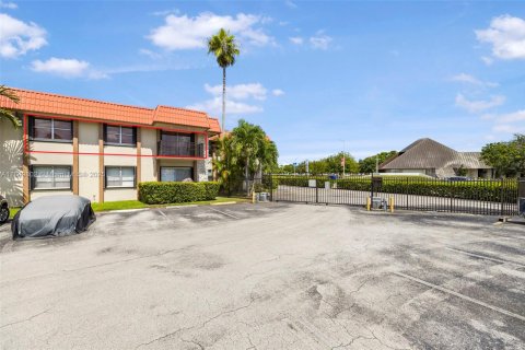 Apartment in Miami, Florida 2 bedrooms, 82.22 sq.m. № 1888952 - photo 23