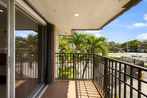 Apartment in Miami, Florida 2 bedrooms, 82.22 sq.m. № 1888952 - photo 4