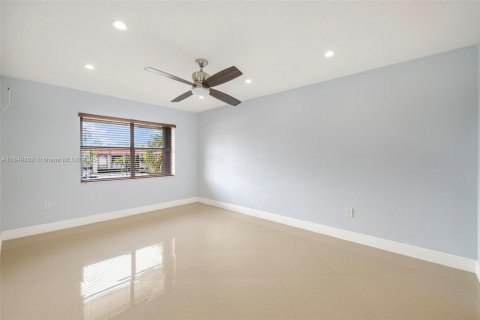 Apartment in Miami, Florida 2 bedrooms, 82.22 sq.m. № 1888952 - photo 14