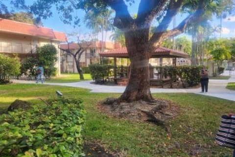 Apartment in Miami, Florida 2 bedrooms, 82.22 sq.m. № 1888952 - photo 28