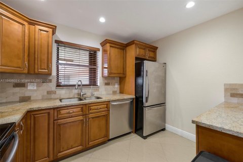 Apartment in Miami, Florida 2 bedrooms, 82.22 sq.m. № 1888952 - photo 9