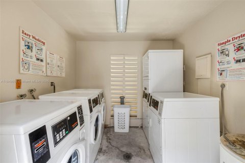 Apartment in Miami, Florida 2 bedrooms, 82.22 sq.m. № 1888952 - photo 26