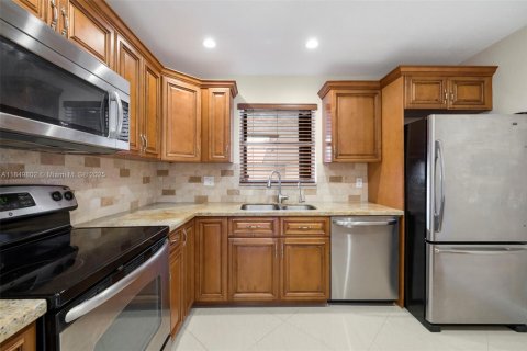 Apartment in Miami, Florida 2 bedrooms, 82.22 sq.m. № 1888952 - photo 8