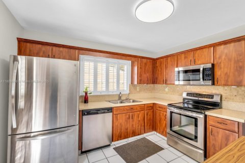 Купить виллу или дом в Хайалиа, Флорида 3 спальни, 132.39м2, № 1760795 - фото 16