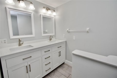 Villa ou maison à vendre à New Port Richey, Floride: 3 chambres, 163.42 m2 № 1916054 - photo 11