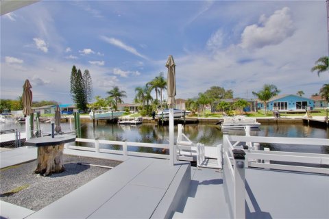 Villa ou maison à vendre à New Port Richey, Floride: 3 chambres, 163.42 m2 № 1916054 - photo 6