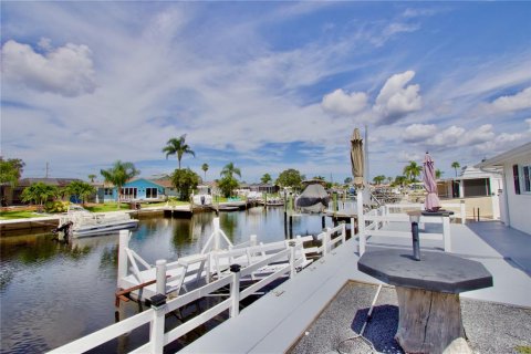 Villa ou maison à vendre à New Port Richey, Floride: 3 chambres, 163.42 m2 № 1916054 - photo 5
