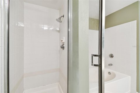 Condo in Tampa, Florida, 2 bedrooms  № 1516257 - photo 21