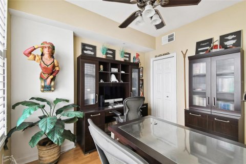 Condo in Tampa, Florida, 2 bedrooms  № 1516257 - photo 25