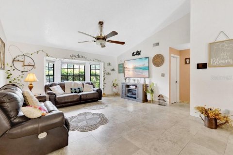 Casa en venta en Auburndale, Florida, 3 dormitorios, 150.5 m2 № 2157113 - foto 6