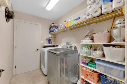 Casa en venta en Auburndale, Florida, 3 dormitorios, 150.5 m2 № 2157113 - foto 18