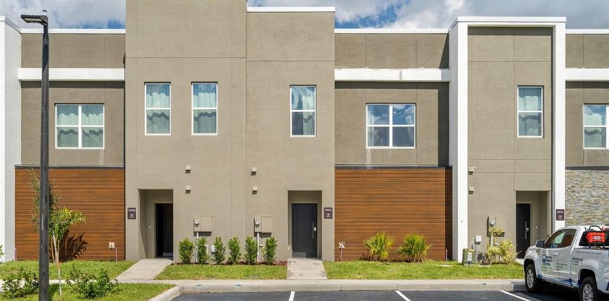 Townhouse in Kissimmee, Florida 5 bedrooms, 198.25 sq.m. № 2217128