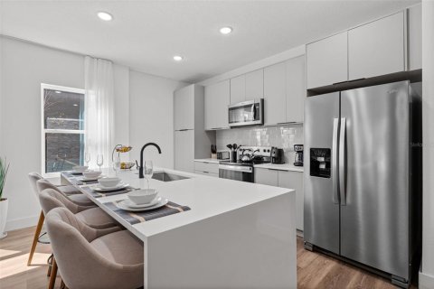 Townhouse in Kissimmee, Florida 5 bedrooms, 198.25 sq.m. № 2217128 - photo 17