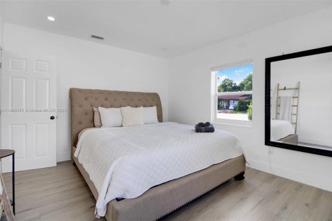 Casa en alquiler en North Miami Beach, Florida, 5 dormitorios, 194.54 m2 № 1949589 - foto 29