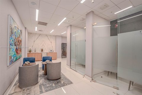 Copropriété à vendre à Miami, Floride: 2 chambres, 118.91 m2 № 1950366 - photo 28