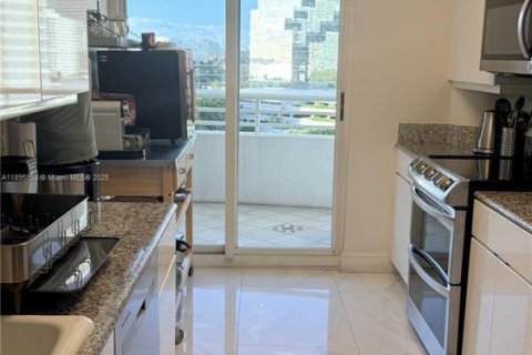 Copropriété à vendre à Miami, Floride: 2 chambres, 118.91 m2 № 1950366 - photo 18