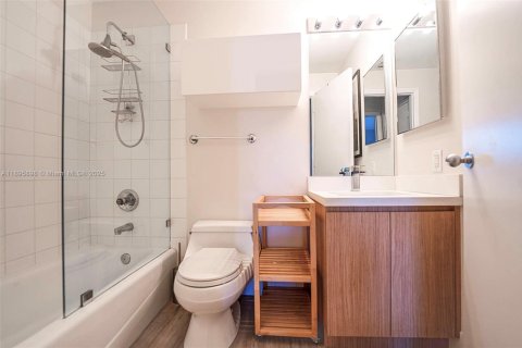 Copropriété à vendre à Miami, Floride: 2 chambres, 118.91 m2 № 1950366 - photo 16
