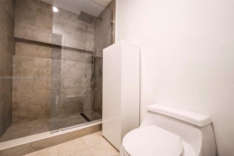 Copropriété à vendre à Miami, Floride: 2 chambres, 118.91 m2 № 1950366 - photo 13