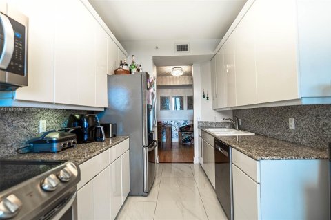 Copropriété à vendre à Miami, Floride: 2 chambres, 118.91 m2 № 1950366 - photo 17