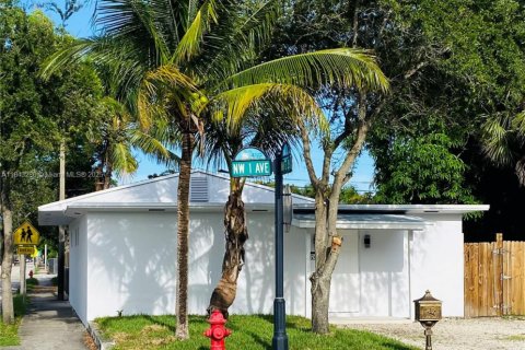 House in Fort Lauderdale, Florida 3 bedrooms, 122.26 sq.m. № 1846180 - photo 2
