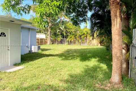 House in Fort Lauderdale, Florida 3 bedrooms, 122.26 sq.m. № 1846180 - photo 13