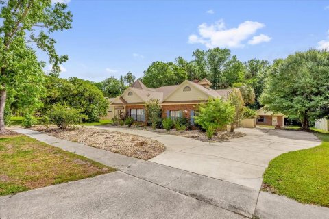House in Winter Springs, Florida 4 bedrooms, 402.73 sq.m. № 1657530 - photo 6