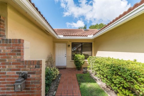 House in Davie, Florida 4 bedrooms, 205.31 sq.m. № 2018357 - photo 5