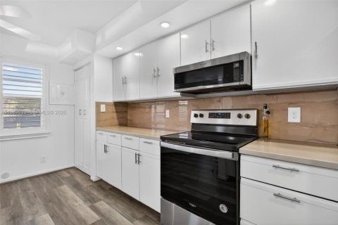 Copropriété à vendre à Coconut Creek, Floride: 2 chambres, 113.81 m2 № 2185848 - photo 10