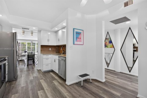 Copropriété à vendre à Coconut Creek, Floride: 2 chambres, 113.81 m2 № 2185848 - photo 8