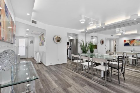 Copropriété à vendre à Coconut Creek, Floride: 2 chambres, 113.81 m2 № 2185848 - photo 20