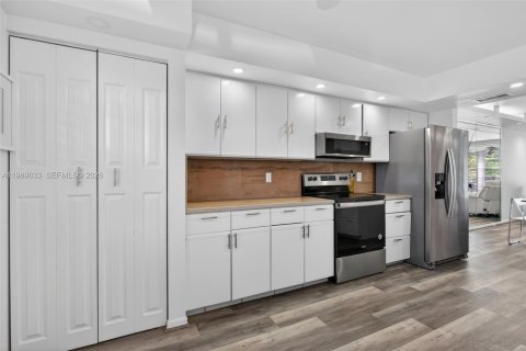 Copropriété à vendre à Coconut Creek, Floride: 2 chambres, 113.81 m2 № 2185848 - photo 7