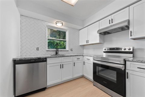 Condominio en venta en Altamonte Springs, Florida, 1 dormitorio, 73.58 m2 № 1295727 - foto 4