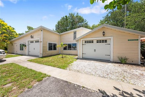 House in Kissimmee, Florida 4 bedrooms, 237.46 sq.m. № 1795740 - photo 6