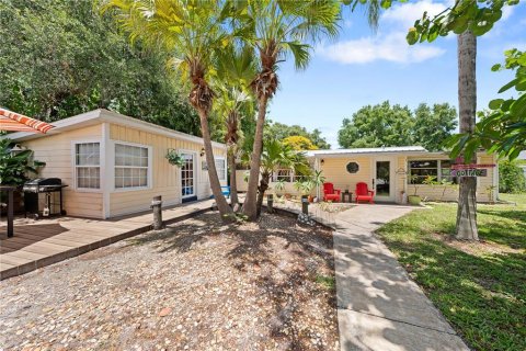 House in Kissimmee, Florida 4 bedrooms, 237.46 sq.m. № 1795740 - photo 2