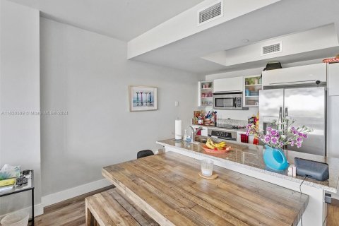 Condominio en venta en Miami, Florida, 1 dormitorio, 113.34 m2 № 1985485 - foto 7