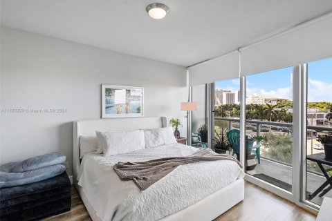 Condominio en venta en Miami, Florida, 1 dormitorio, 113.34 m2 № 1985485 - foto 10
