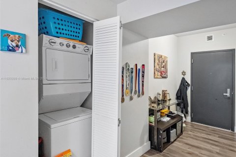 Condominio en venta en Miami, Florida, 1 dormitorio, 113.34 m2 № 1985485 - foto 26