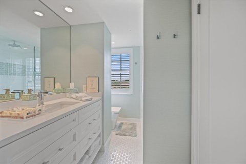 Condo in Palm Beach, Florida, 2 bedrooms  № 2158426 - photo 17
