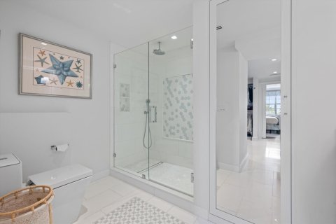 Condo in Palm Beach, Florida, 2 bedrooms  № 2158426 - photo 15