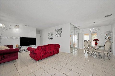 Купить виллу или дом в Майами, Флорида 4 спальни, 158.96м2, № 1984535 - фото 7