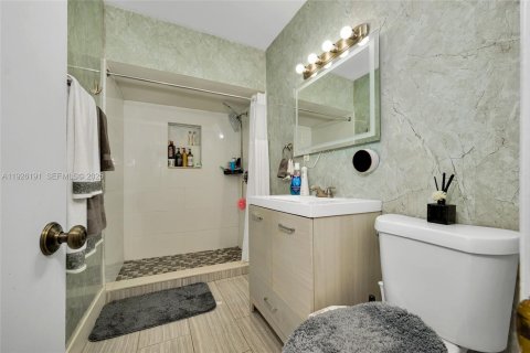Купить виллу или дом в Майами, Флорида 4 спальни, 158.96м2, № 1984535 - фото 18