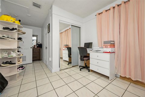 Купить виллу или дом в Майами, Флорида 4 спальни, 158.96м2, № 1984535 - фото 17