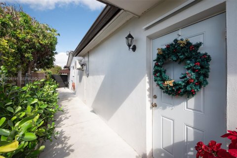 Купить виллу или дом в Майами, Флорида 4 спальни, 158.96м2, № 1984535 - фото 29